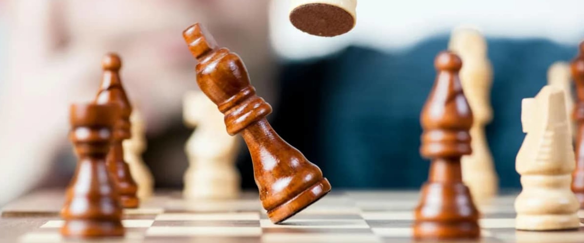 How to Effectively Monitor Competitor Strategies